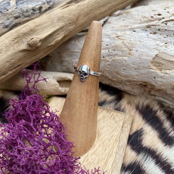 Sterling Silver Skull Toe Ring - Picture 3 of 5